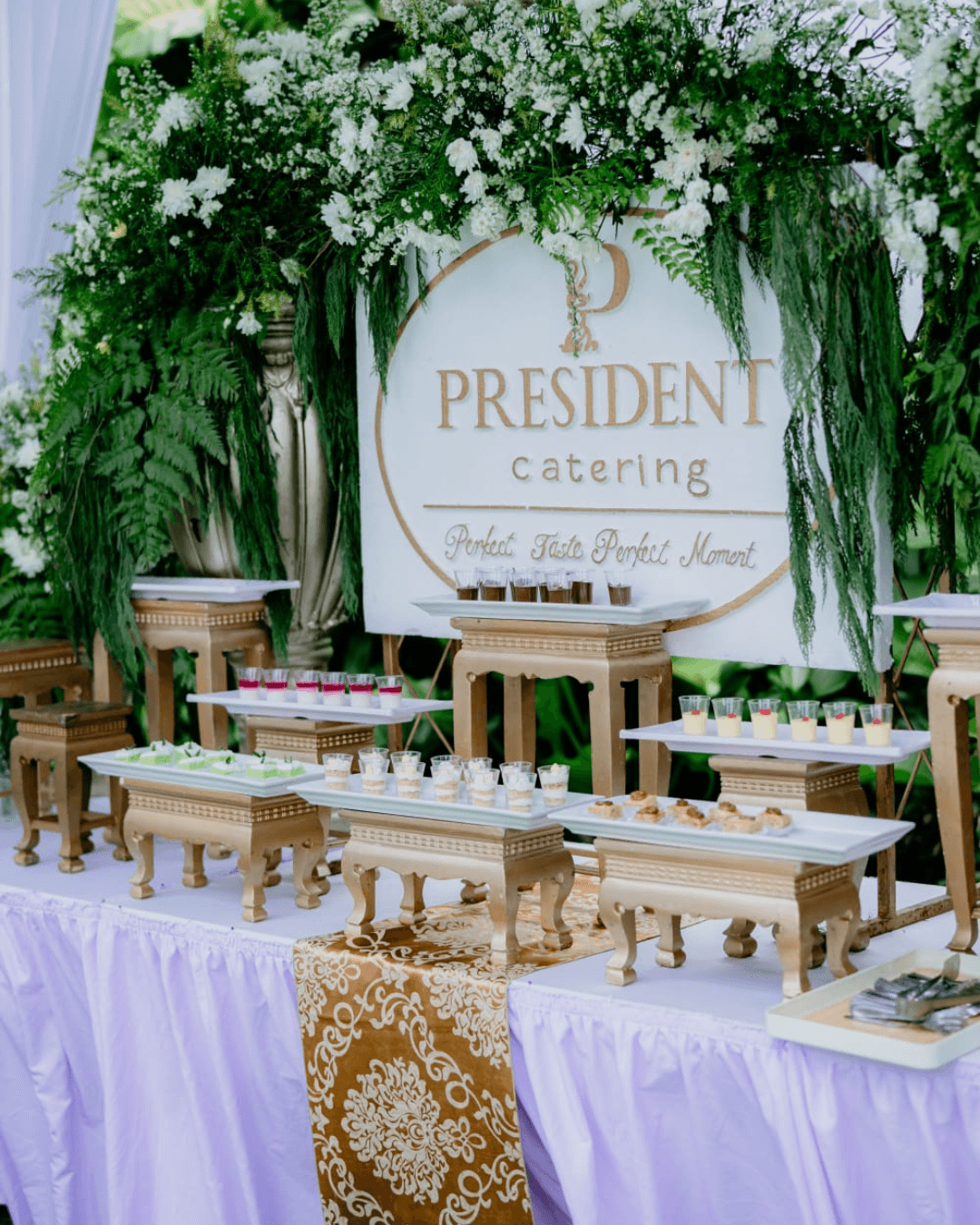 Buffet dan dekorasi pernikahan President Catering.